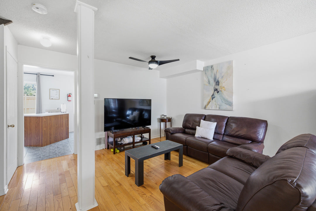 1855 Dalhousie Crescent, Oshawa, ON L1G 8C5