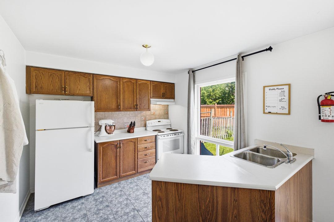 1855 Dalhousie Crescent, Oshawa, ON L1G 8C5