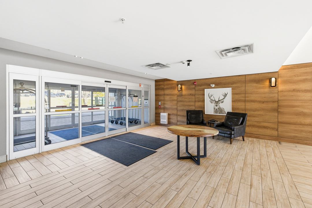 25 Pen Lake Point Road, 119 Huntsville, ON P1 H 1A9