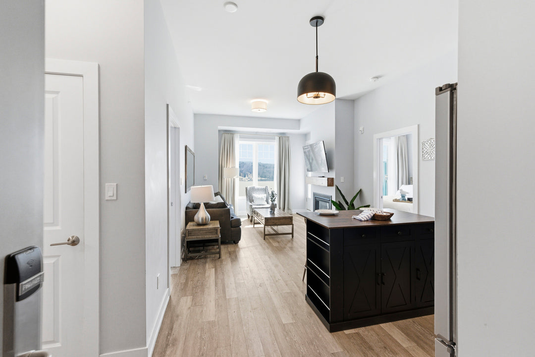 25 Pen Lake Point Road, 119 Huntsville, ON P1 H 1A9