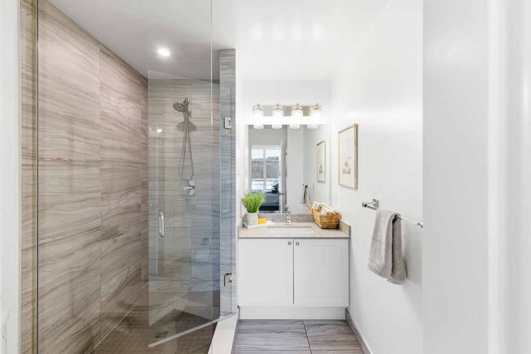 25 Pen Lake Point Road, 119 Huntsville, ON P1 H 1A9