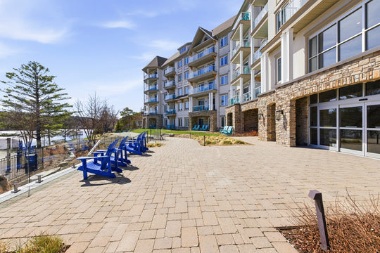 25 Pen Lake Point Road, 119 Huntsville, ON P1 H 1A9