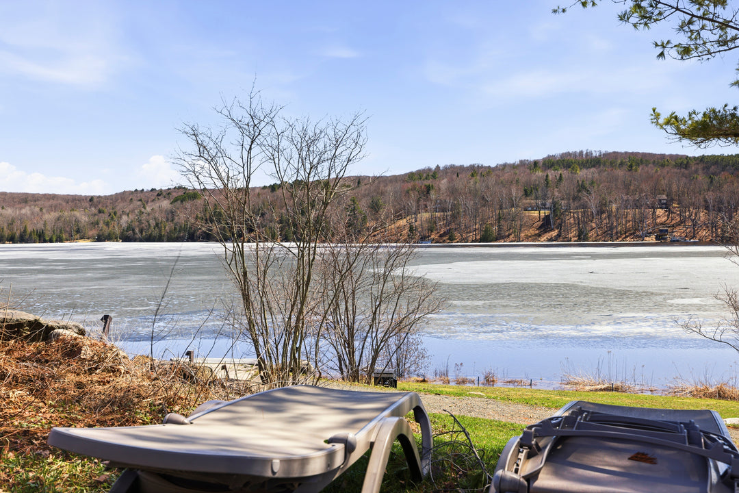 25 Pen Lake Point Road, 119 Huntsville, ON P1 H 1A9