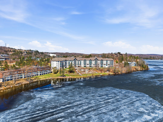 25 Pen Lake Point Road, 119 Huntsville, ON P1 H 1A9