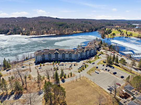 25 Pen Lake Point Road, 119 Huntsville, ON P1 H 1A9