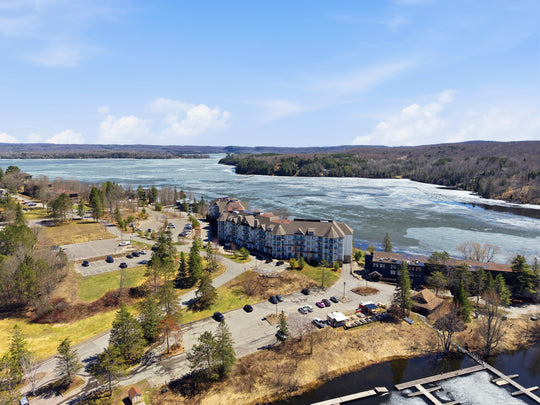 25 Pen Lake Point Road, 119 Huntsville, ON P1 H 1A9